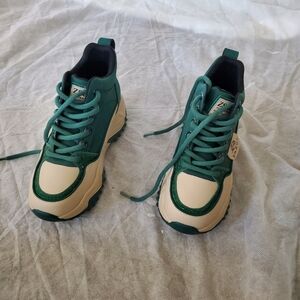 Sneaker